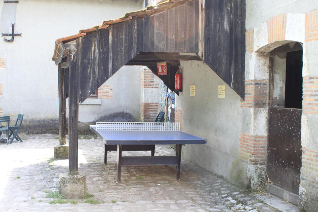 Gite D'Etape Ecuries De St Cyr La Ferté-Saint-Cyr Exterior foto
